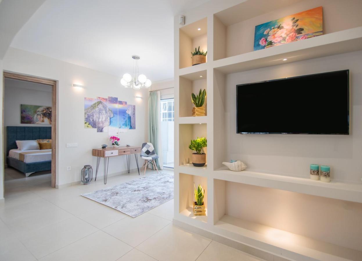 Alcmene Lux Apartment ザキントス エクステリア 写真